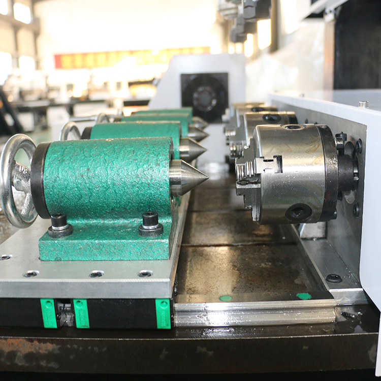 Small Multi Head 4 Axis Mini C - مراجعة Woodworking Cnc Router Machine Price وسعره